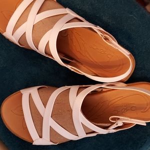 NWT and box women's b.o.c. white altheda sandals...size 9
